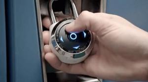 1600萬種密碼組合，科技感十足的觸控密碼鎖